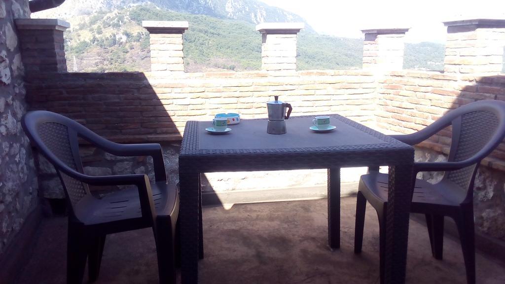 Casa Vacanze "Pietra Viva" Castelnuovo Parano ภายนอก รูปภาพ
