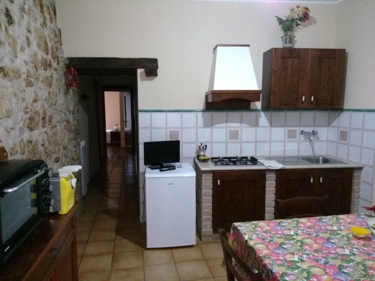 Casa Vacanze "Pietra Viva" Castelnuovo Parano ภายนอก รูปภาพ