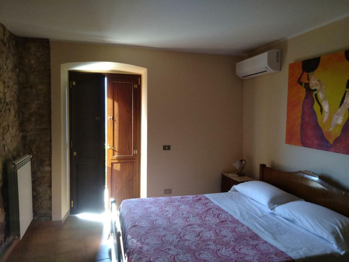 Casa Vacanze "Pietra Viva" Castelnuovo Parano ภายนอก รูปภาพ